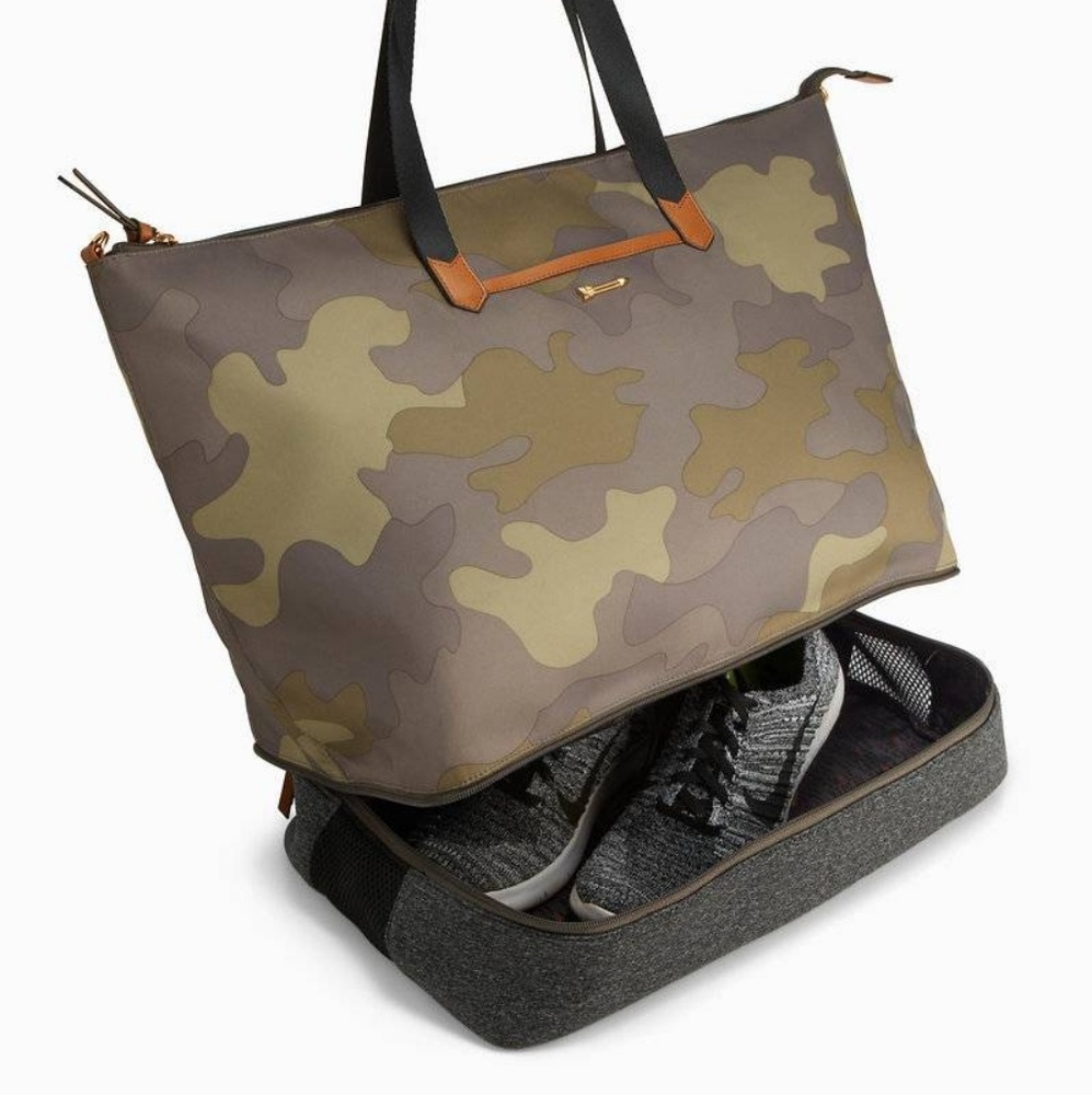 Stella & Dot Crush It Gym Bag